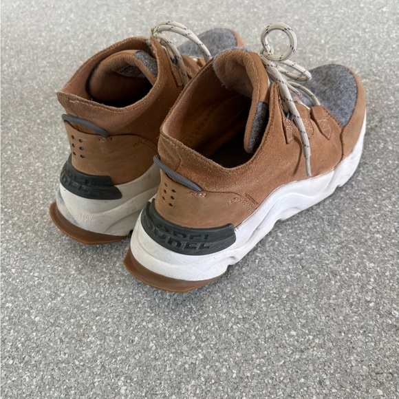 Sorel Women's Kinetic RNEGD Caribou Boot size 8 - Picture 4 of 5